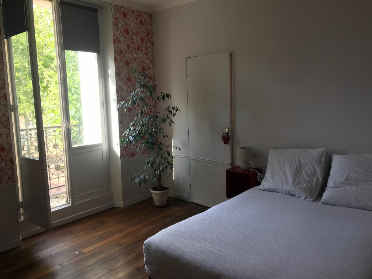 Un Jardin Dans La Ville Bed and Breakfast Châlons-en-Champagne Εξωτερικό φωτογραφία