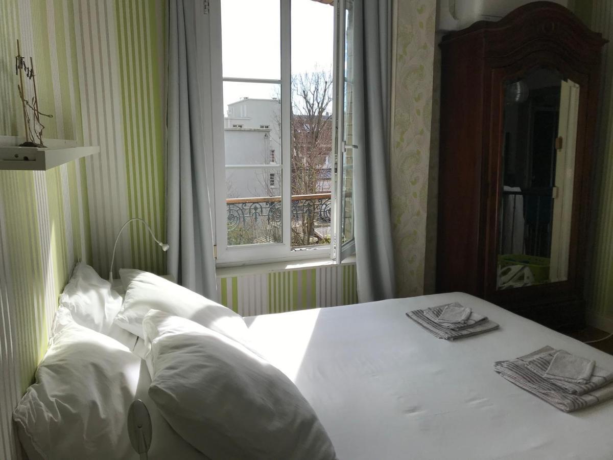 Un Jardin Dans La Ville Bed and Breakfast Châlons-en-Champagne Εξωτερικό φωτογραφία